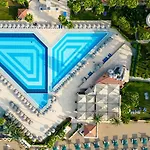 Adora & Resort 5*
