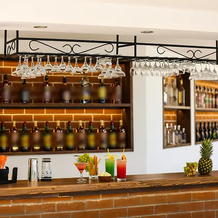 Semesteranläggning (resort) Adora &