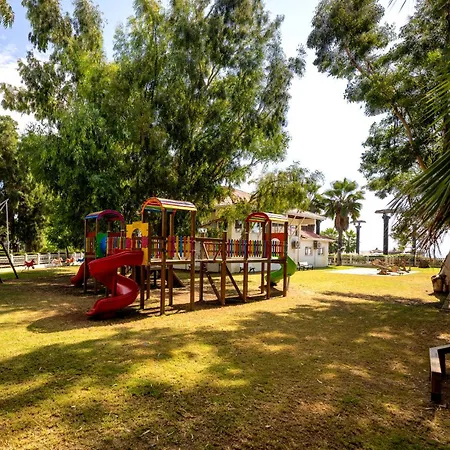 Adora & Semesteranläggning (resort) 5*