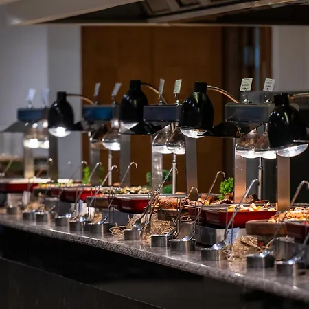 Semesteranläggning (resort) Adora & 5*